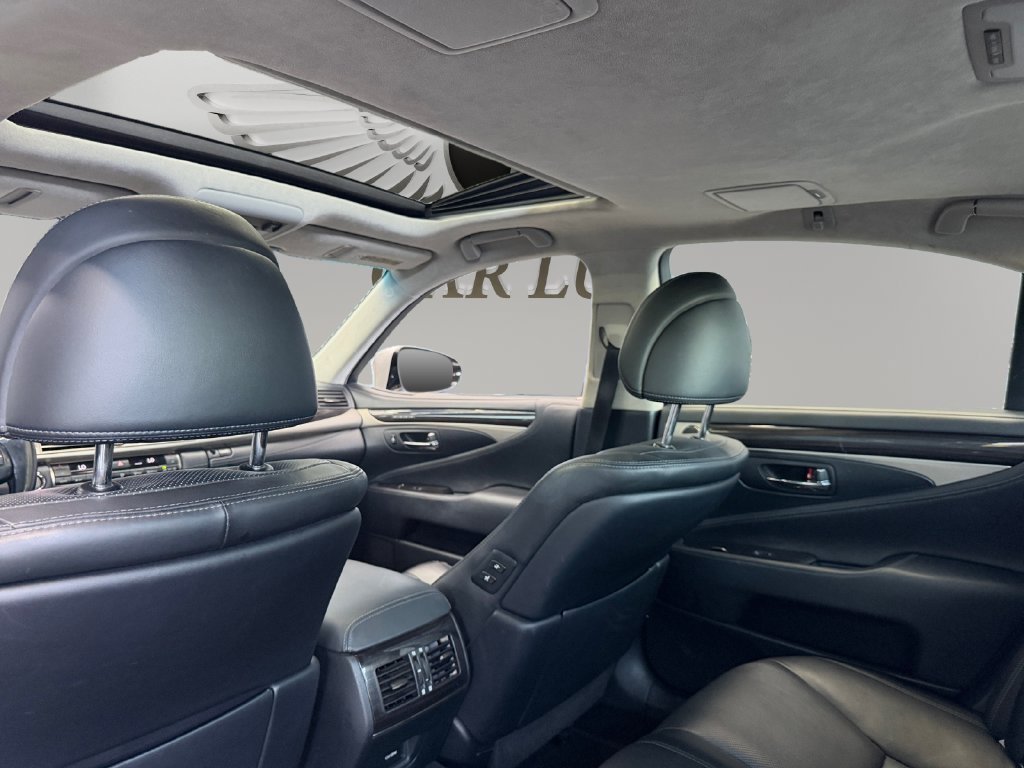 Used 2013 Lexus LS 460 w/ Comfort Pkg RWD image 18