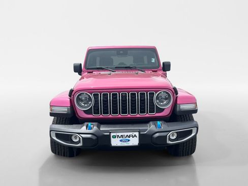 Used 2024 Jeep Wrangler Unlimited Sahara w/ Technology Group AWD/4WD image 18