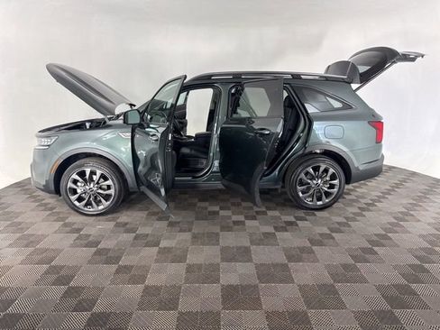 Certified 2023 Kia Sorento SX Prestige AWD/4WD image 11