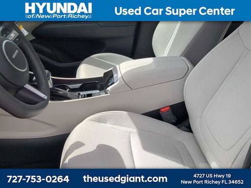 New 2026 Hyundai Tucson SE image 17