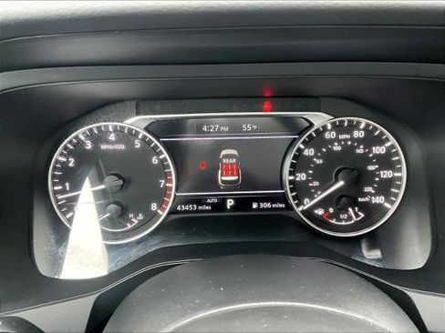 Used 2024 Nissan Pathfinder S image 25