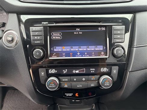 Used 2018 Nissan Rogue SV image 25