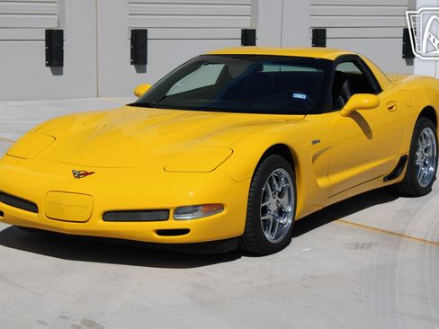 Used 2002 Chevrolet Corvette Z06 w/ Memory Pkg image 6