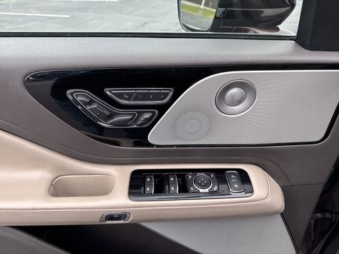 Used 2020 Lincoln Aviator Reserve w/ Equipment Group 202A image 20