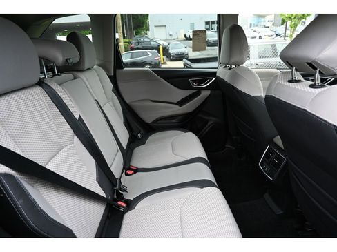 Used 2022 Subaru Forester Premium AWD/4WD image 9