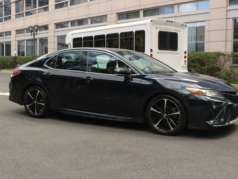 Used 2018 Toyota Camry XSE w/ Driver Assist Package FWD image 2