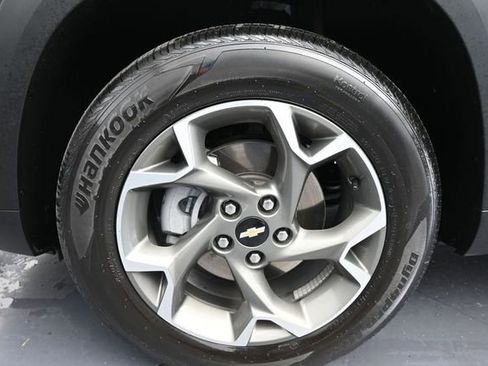 Used 2024 Chevrolet Trax LT w/ Driver Confidence Package FWD image 26