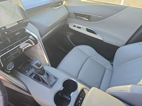 Used 2021 Toyota Venza Limited w/ Advanced Technology Package image 27