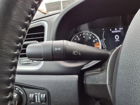 Used 2020 Jeep Renegade Latitude w/ Cold Weather Group AWD/4WD image 27