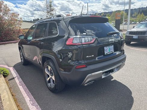 Used 2019 Jeep Cherokee Limited w/ Luxury Group image 5