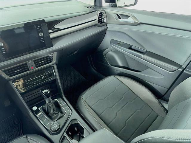 New 2027 Volkswagen Taos SE AWD/4WD image 23