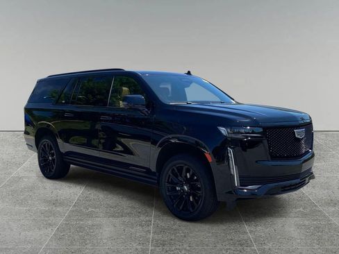 Certified 2023 Cadillac Escalade ESV Sport w/ LPO, ONYX Package AWD/4WD image 5