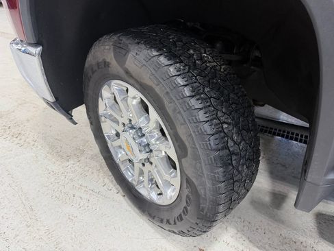 Used 2024 Chevrolet Silverado 2500 LTZ AWD/4WD image 22
