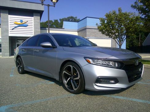 Used 2018 Honda Accord Sport image 14