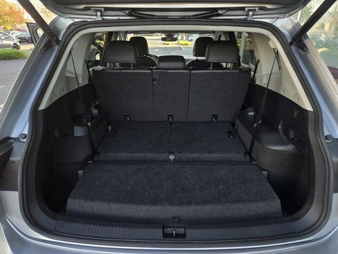 Used 2024 Volkswagen Tiguan SE image 24