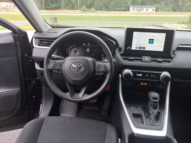 Used 2024 Toyota RAV4 LE FWD image 13