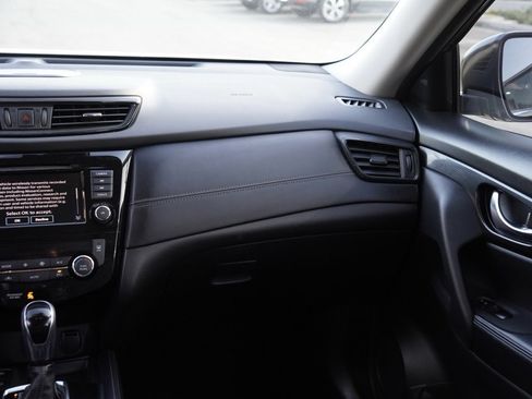 Certified 2018 Nissan Rogue SL w/ Premium Package image 19