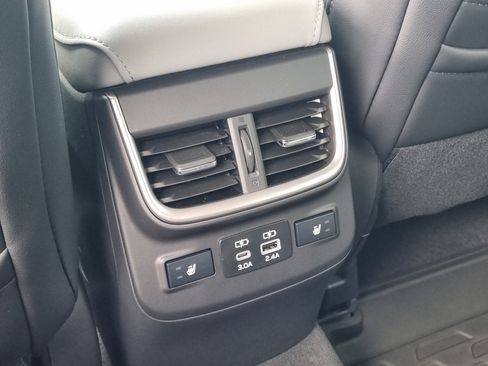 Used 2025 Subaru Outback Limited AWD/4WD image 14