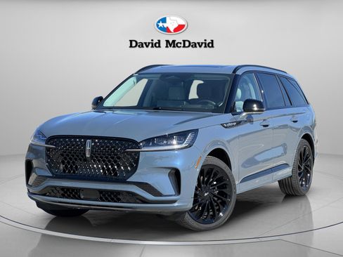 New 2026 Lincoln Aviator Reserve w/ Jet Appearance Package image 2