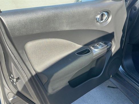 Used 2013 Nissan Juke SV AWD/4WD image 16
