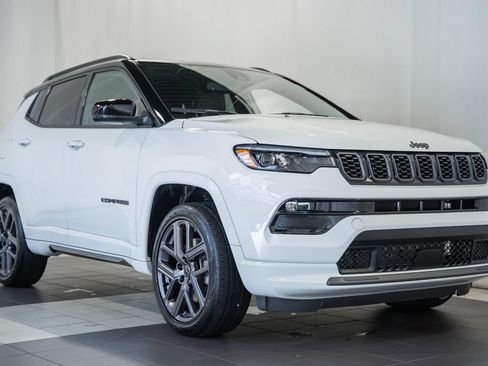 Certified 2025 Jeep Compass Limited w/ High Altitude Package AWD/4WD image 1