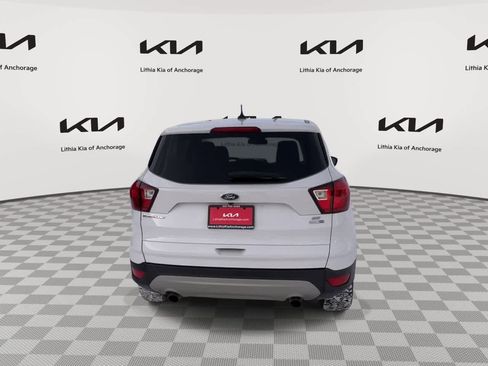 Used 2019 Ford Escape SE image 7