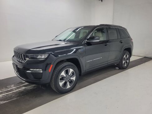 Used 2022 Jeep Grand Cherokee Limited 4xe image 2
