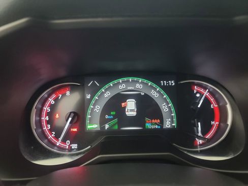 Used 2025 Toyota RAV4 XLE image 28