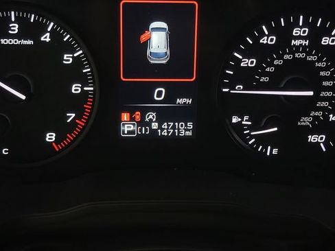 Used 2024 Subaru Crosstrek 2.0i AWD/4WD image 2