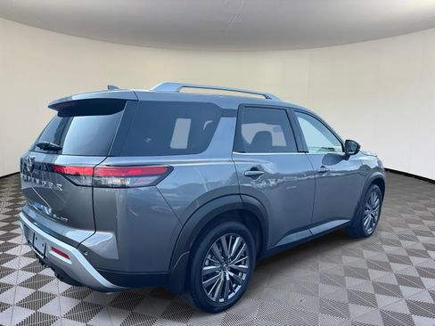 Used 2022 Nissan Pathfinder SL w/ SL Premium Package image 3