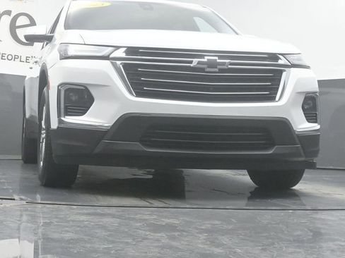 Used 2023 Chevrolet Traverse LT FWD image 3