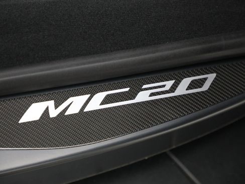 Used 2023 Maserati MC20 Spyder image 40
