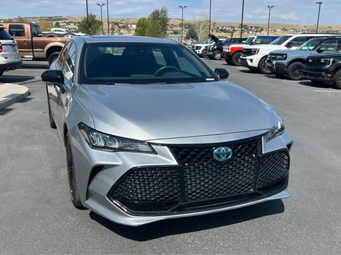 Used 2022 Toyota Avalon XSE FWD image 4