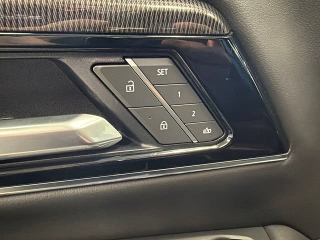 Used 2025 GMC Yukon Elevation AWD/4WD image 14
