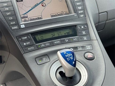 Used 2010 Toyota Prius Three image 21