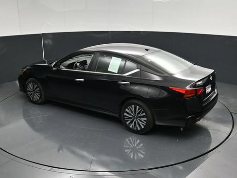 Used 2024 Nissan Altima 2.5 SV AWD/4WD image 44