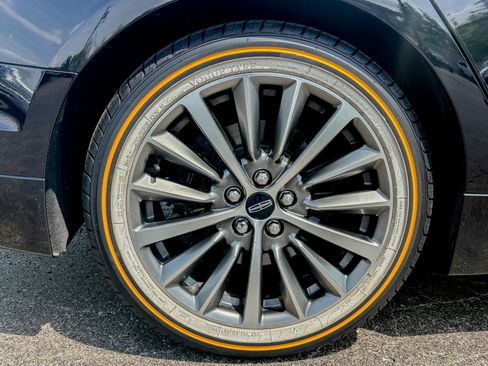 Used 2019 Lincoln MKZ Reserve FWD image 10
