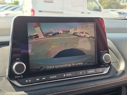 Certified 2024 Nissan Rogue SV FWD image 26