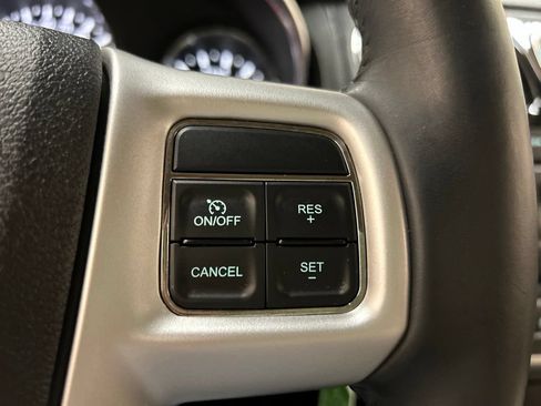 Used 2014 Chrysler 200 Limited FWD image 21