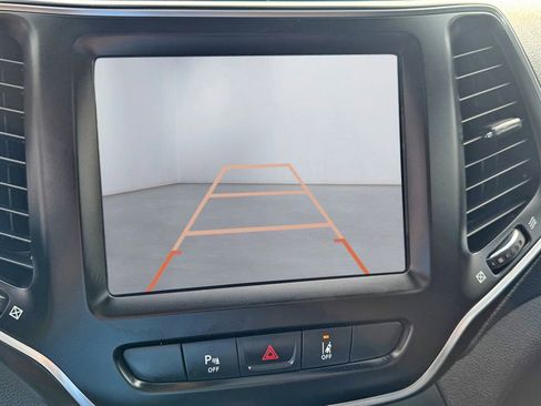 Used 2021 Jeep Cherokee Latitude Lux 80th Anniv w/ Quick Order Package 26U 80TH image 18