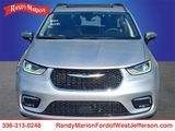 Used 2023 Chrysler Pacifica Limited image 2