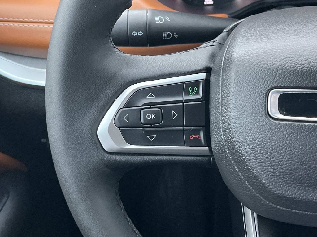 Used 2024 Jeep Compass Limited AWD/4WD image 16