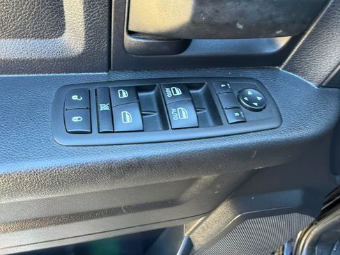Used 2014 RAM 1500 Express image 9