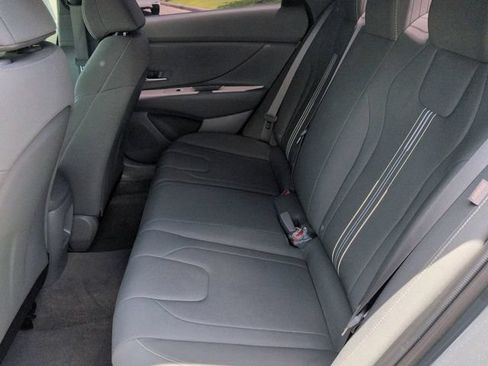 Used 2024 Hyundai Elantra SEL FWD image 13