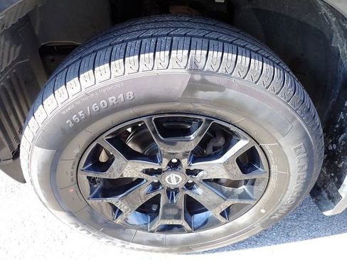 Used 2020 Nissan Frontier SV w/ Midnight Edition Floor Mats image 11