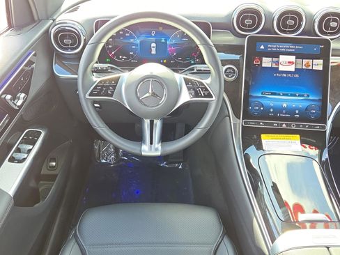 Certified 2025 Mercedes-Benz GLC 300 image 23