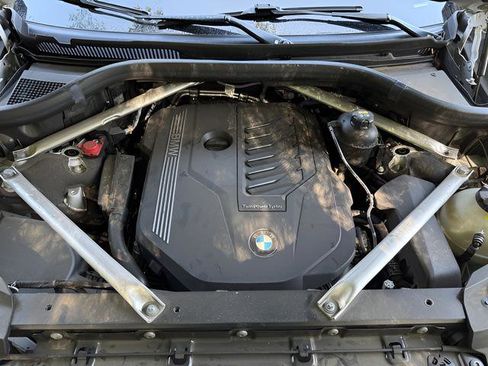 Used 2022 BMW X7 xDrive40i w/ M Sport Package image 31