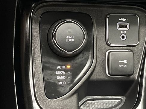 Used 2019 Jeep Compass Limited AWD/4WD image 15