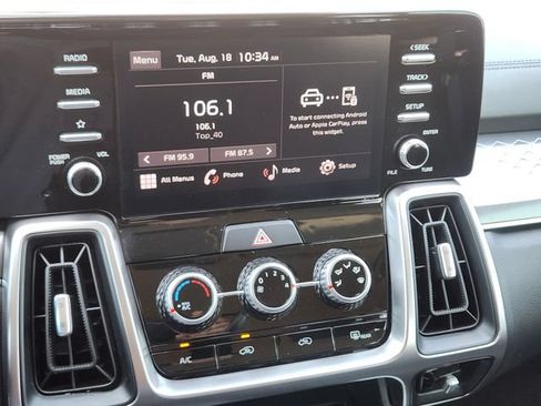 Certified 2023 Kia Sorento LX FWD image 17