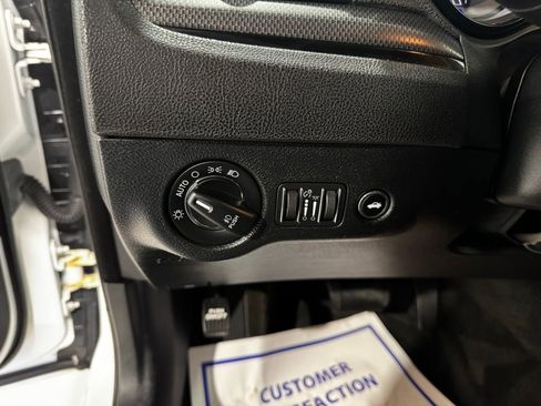 Used 2016 Chrysler 300 S image 35